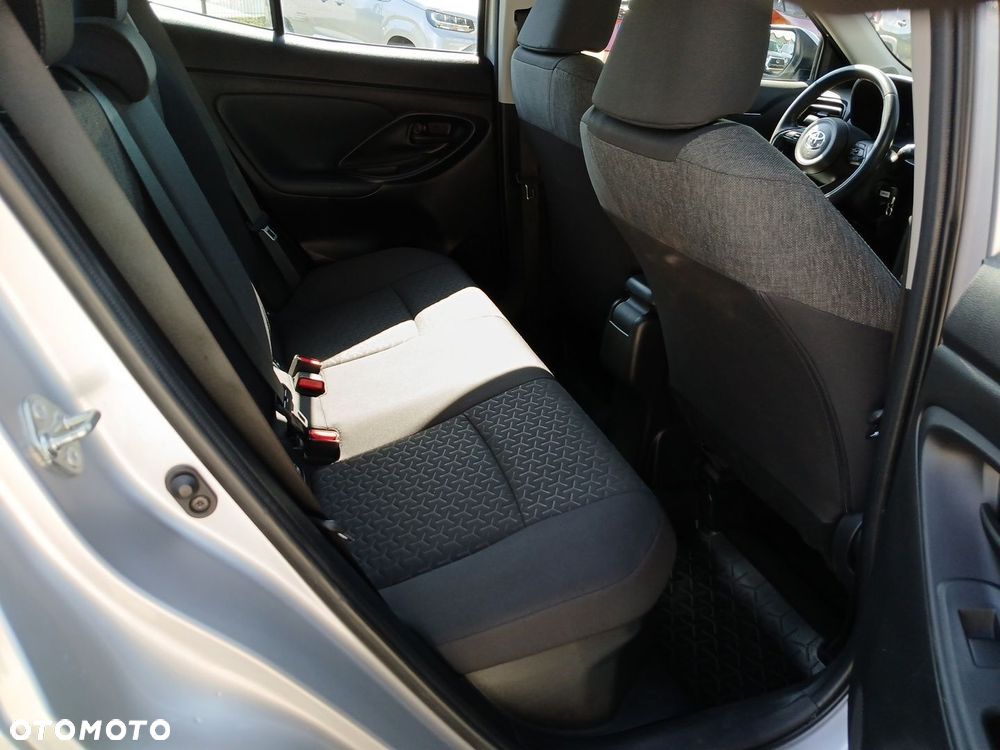 Toyota Yaris Cross Hybrid 1.5 Comfort 4x4 - 19
