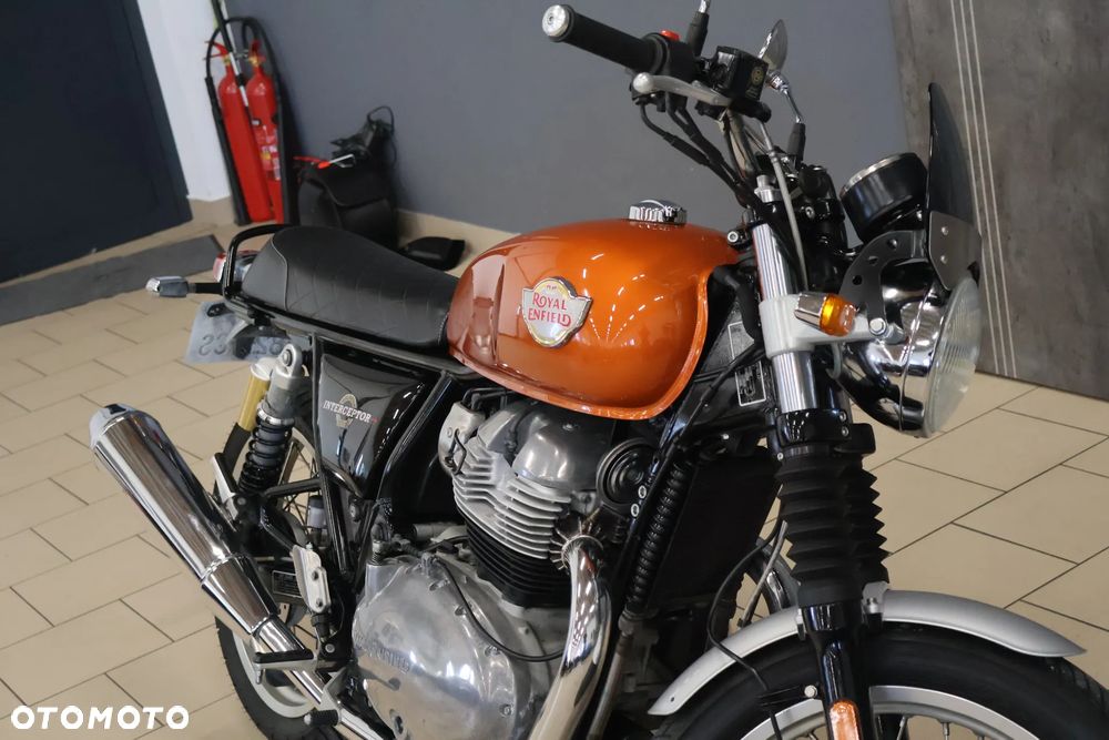 Royal Enfield Interceptor - 1
