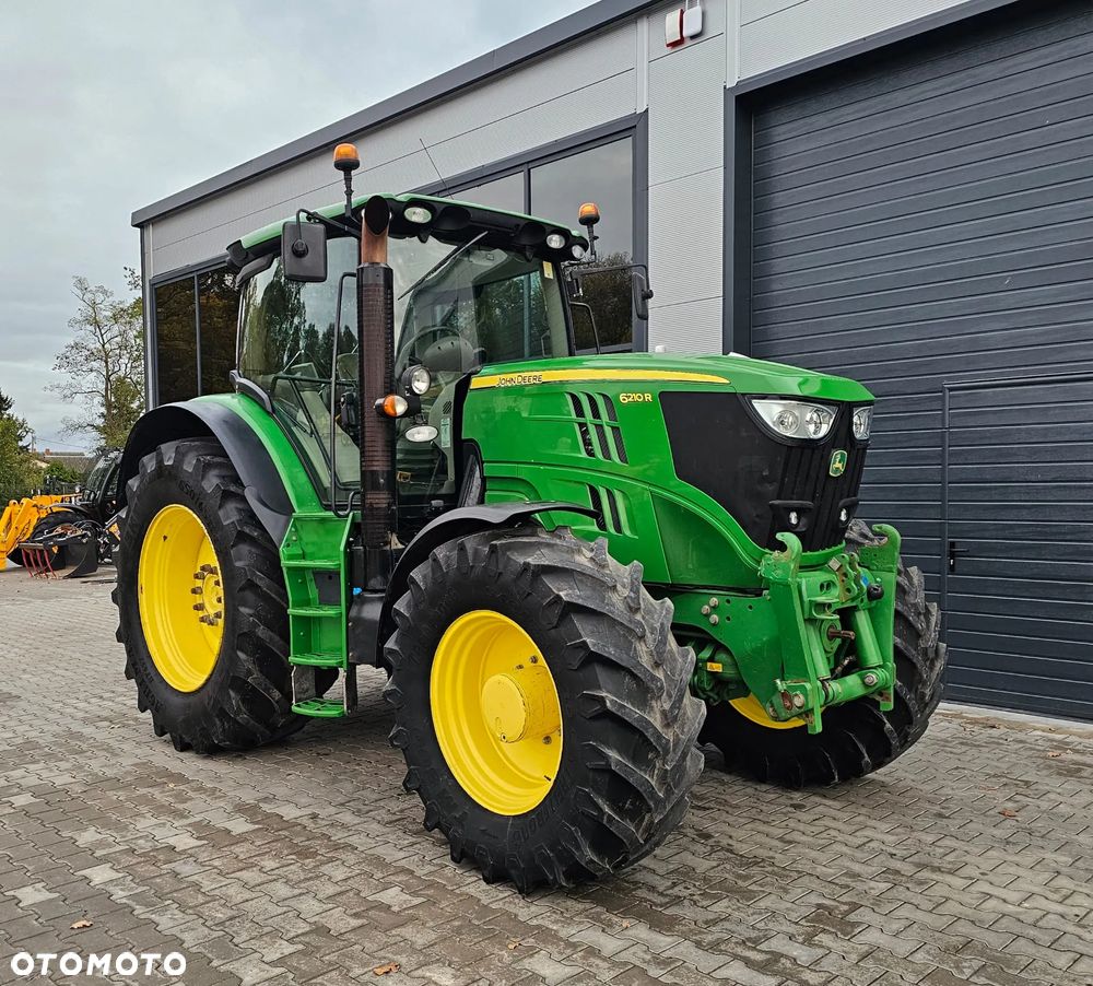 John Deere 6210R - 1