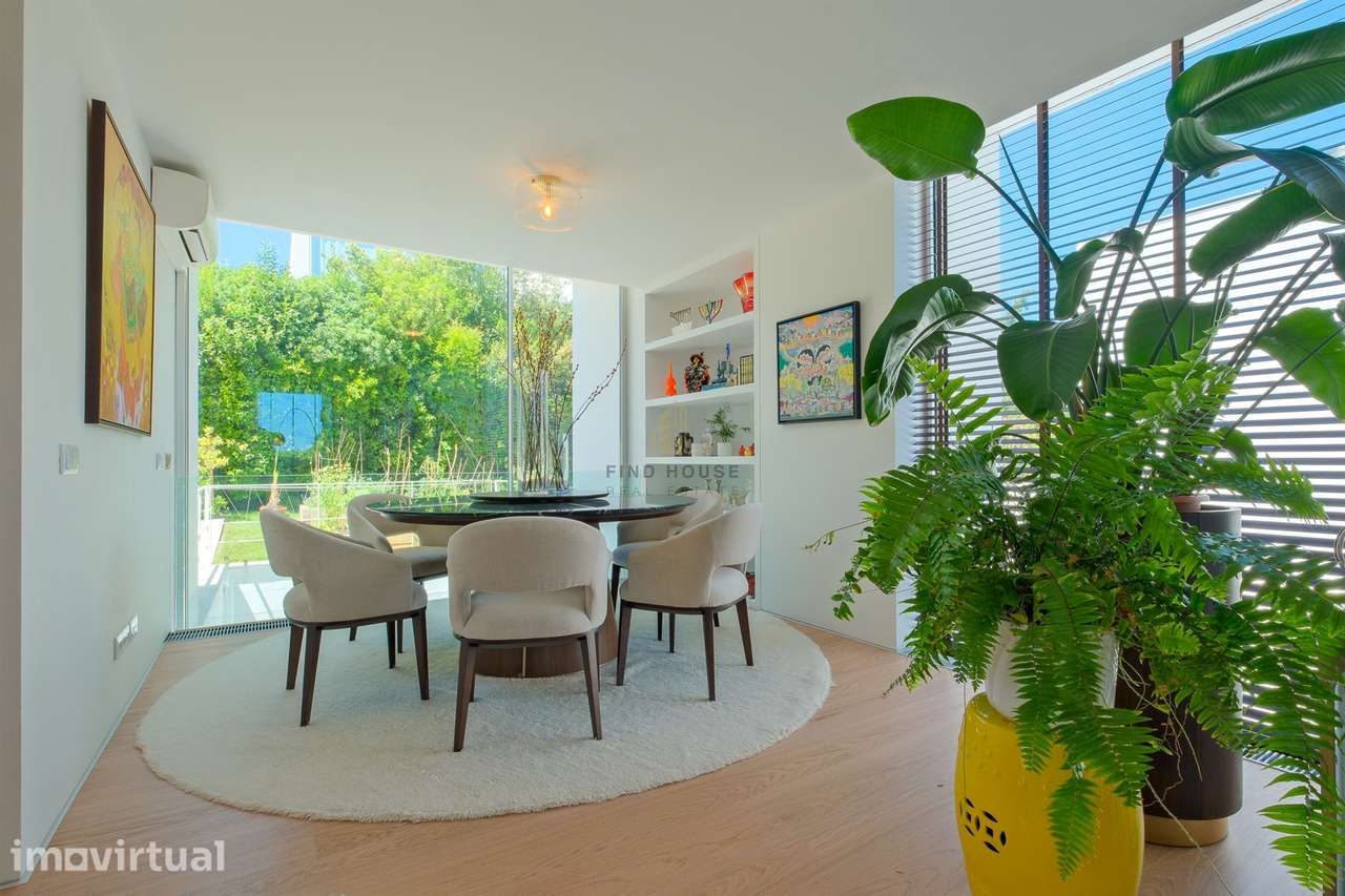 Vende-se Moradia T4 de luxo, com piscina, no exclusivo condomínio “Val - Grande imagem: 5/54