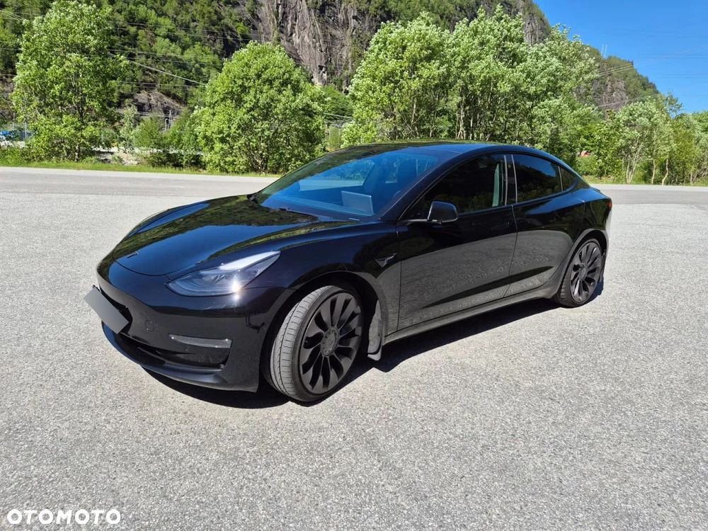 Tesla Model 3 Langstreckenbatterie Allradantrieb Dual Motor Performance - 1