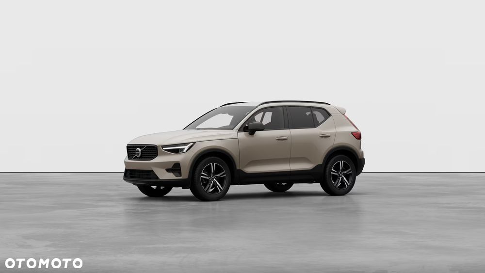 Volvo XC 40 B3 Plus Dark - 2