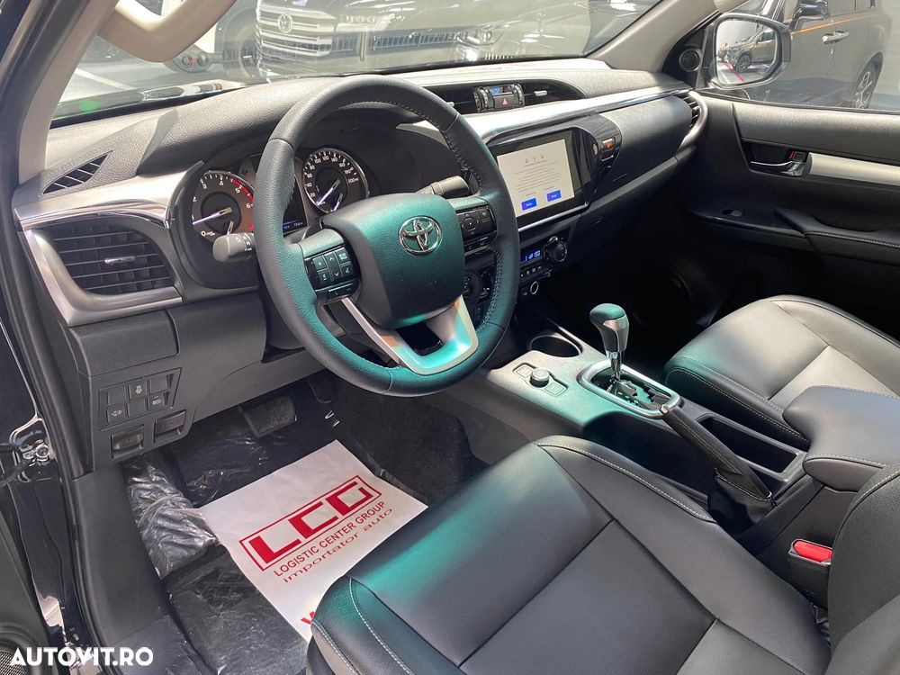 Toyota Hilux 2.8D 204CP 4x4 Double Cab AT MHEV Invincible - 13
