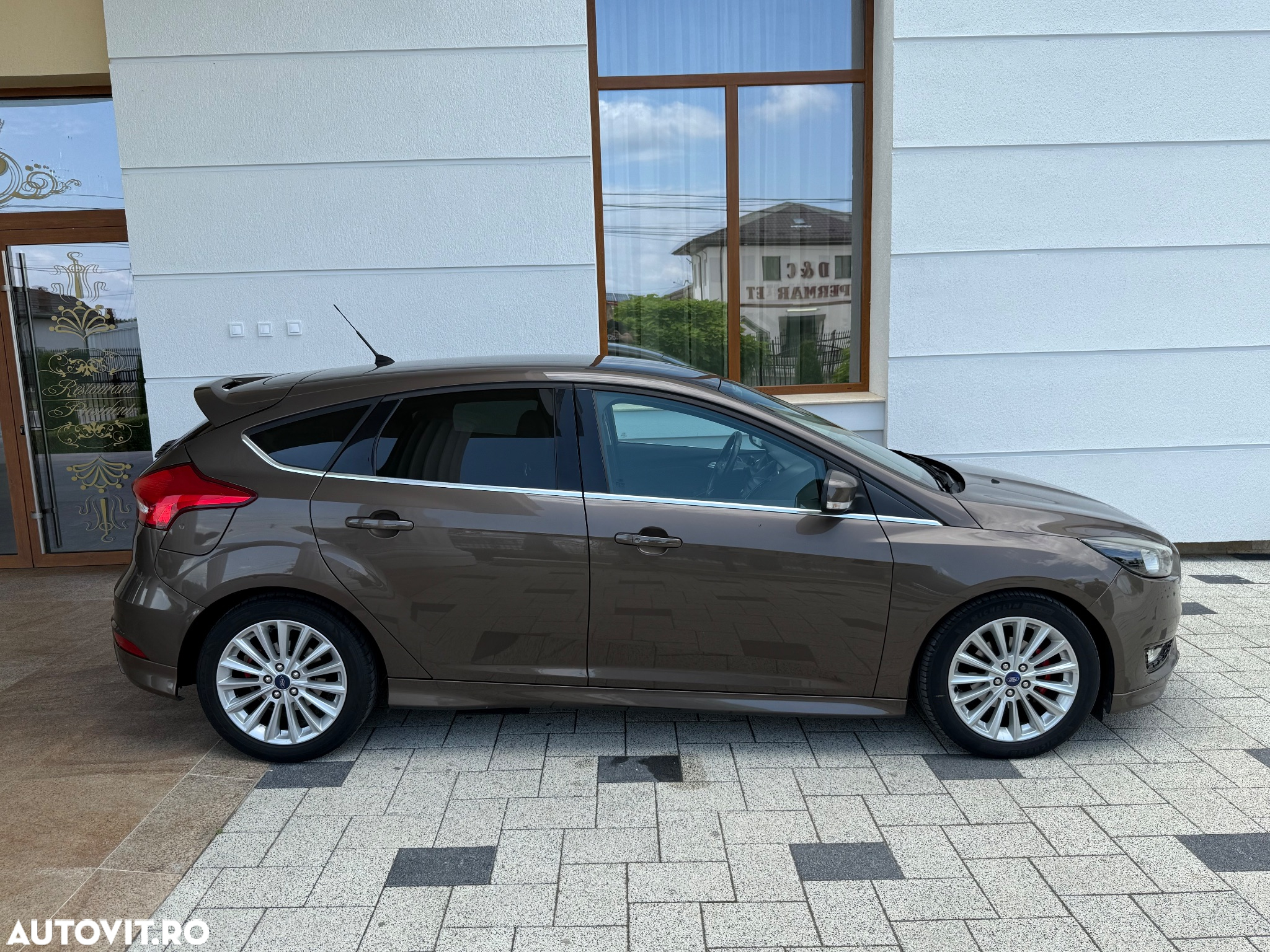Ford Focus 1.5 TDCi ST-Line - 11