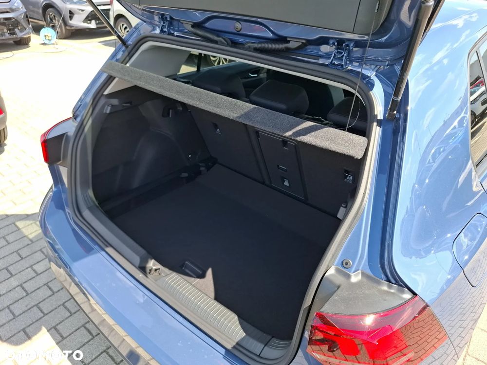 Volkswagen Golf - 10