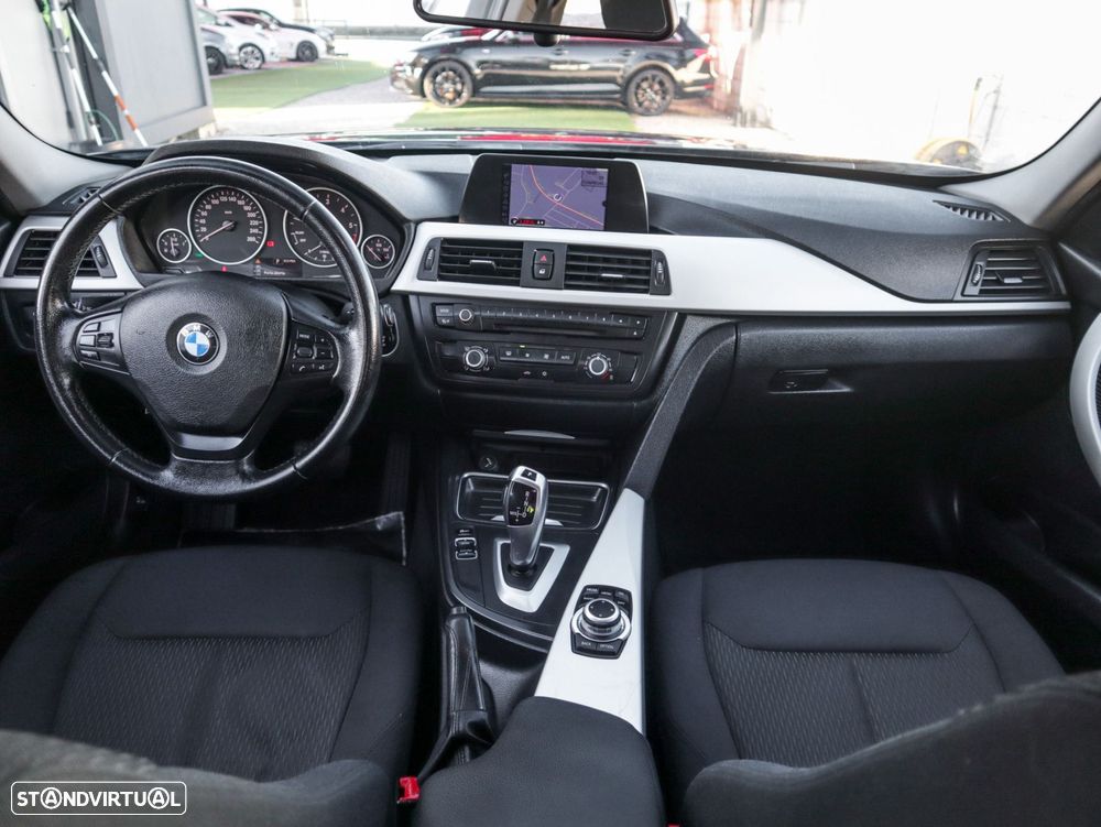 BMW 320 d EfficientDynamics Auto Line Sport - 25