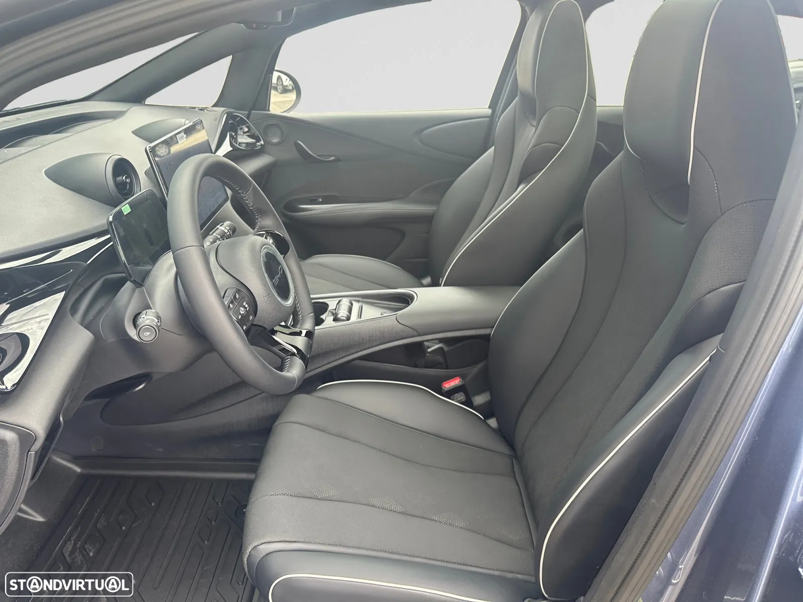 BYD Dolphin 60.4 kWh Design - 10