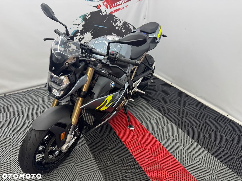 BMW S - 36