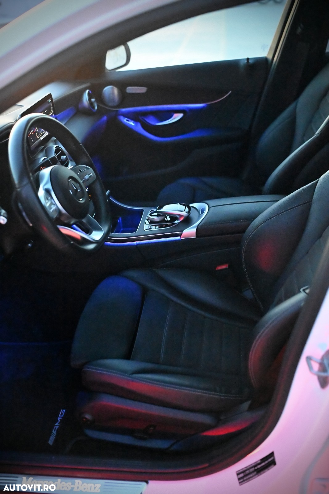 Mercedes-Benz C 300 e 4Matic 9G-TRONIC AMG Line - 28