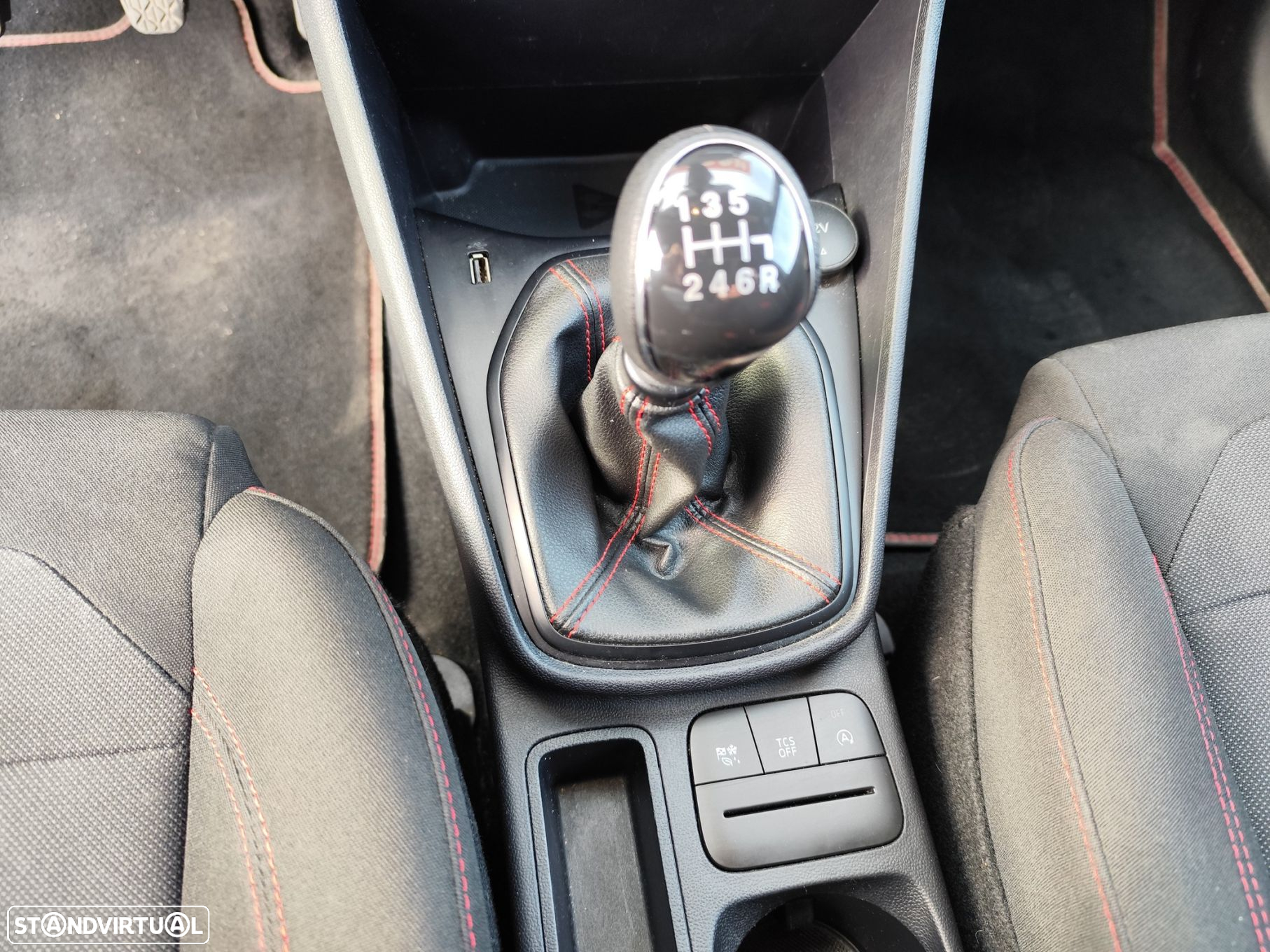 Ford Fiesta 1.0 EcoBoost ST-Line - 23