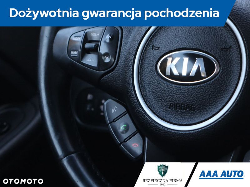 Kia Carens - 22
