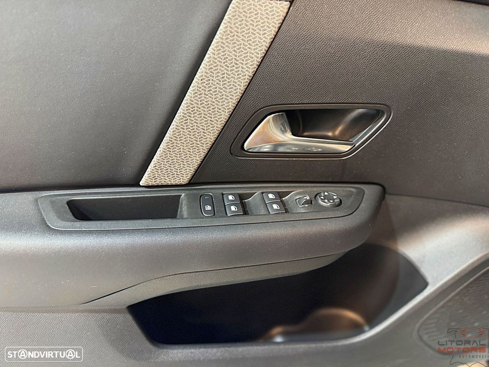 Citroën C4 X 1.2 Hybrid Plus e-DSC6 - 17