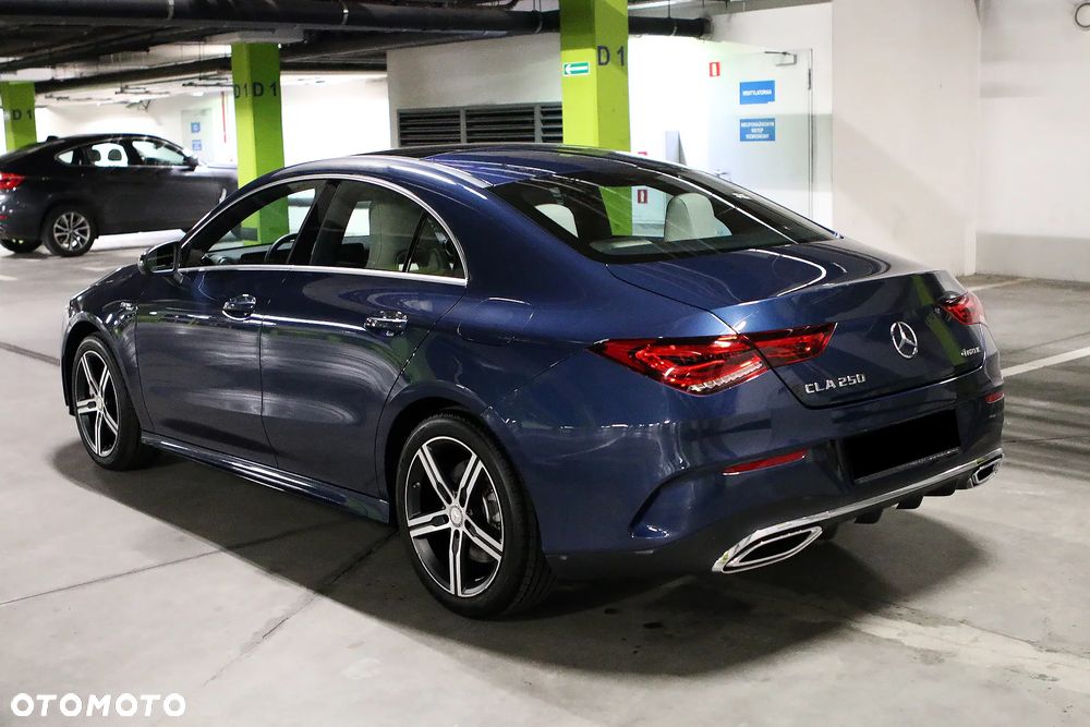 Mercedes-Benz CLA 250 4Matic 7G-DCT AMG Line - 9
