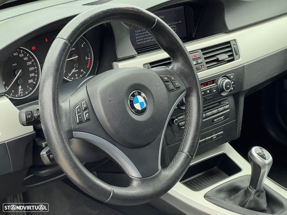 BMW 320 d EfficientDynamics Line Sport - 8