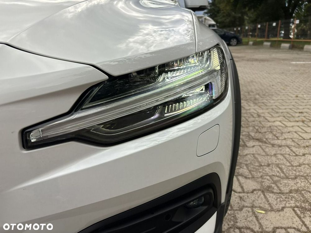 Volvo V60 Cross Country Pro B4 D AWD - 9