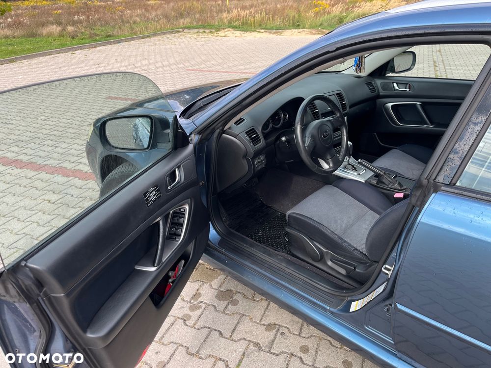 Subaru Legacy - 16