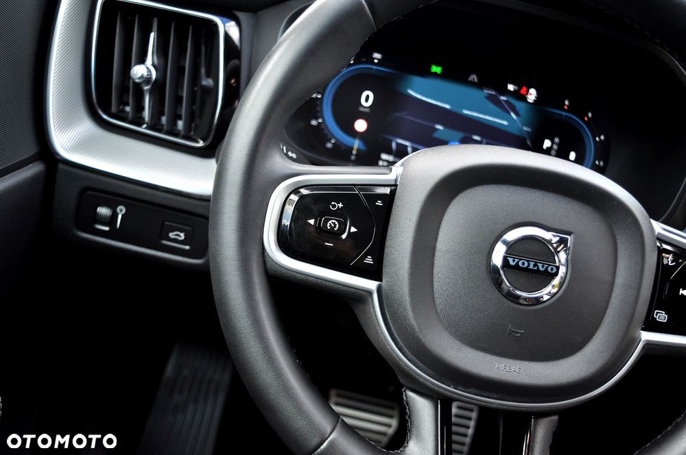 Volvo XC 60 B4 D AWD Geartronic RDesign - 36