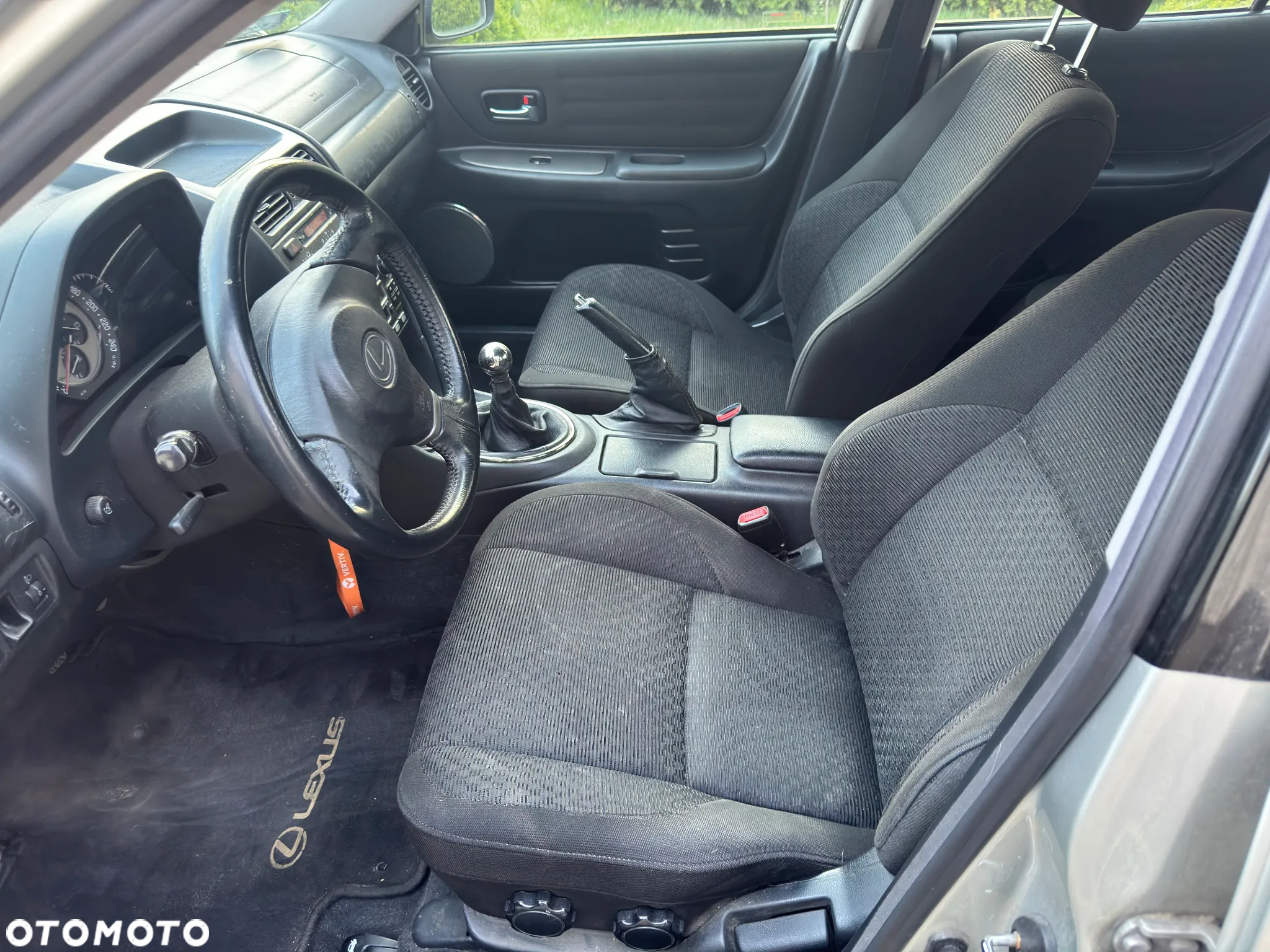 Lexus IS 200 Classic - 35