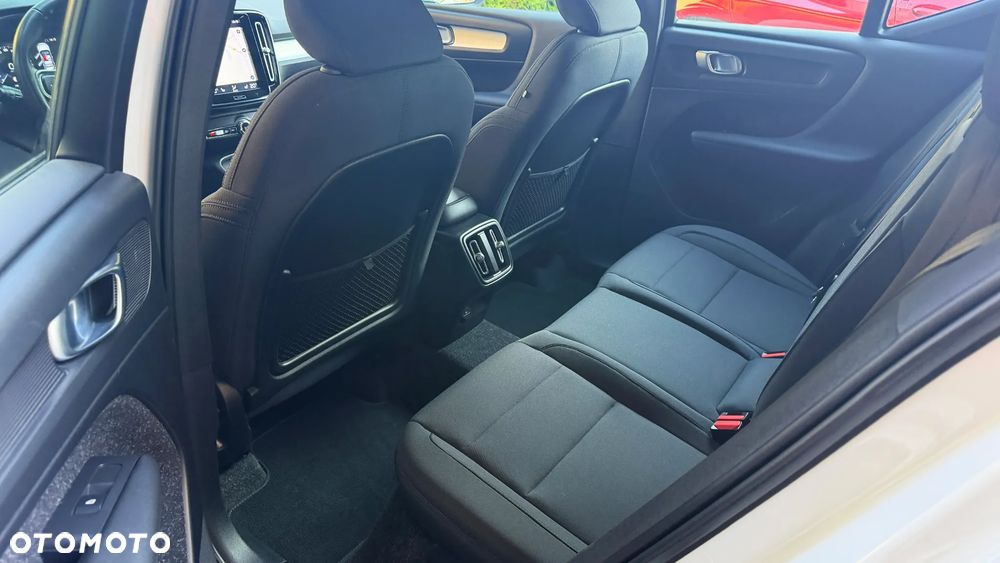 Volvo XC 40 T3 Geartronic Momentum Core - 18