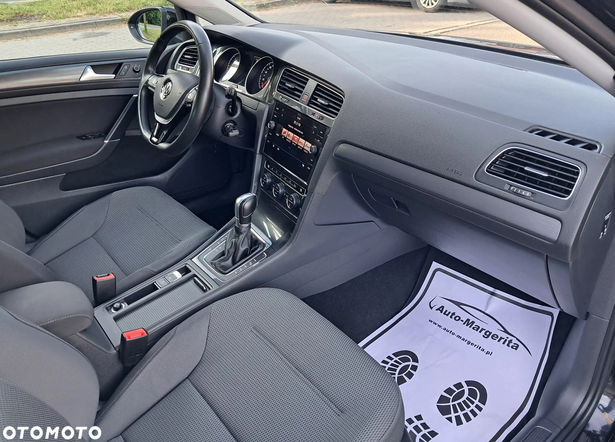 Volkswagen Golf 1.6 TDI SCR DSG Comfortline - 30