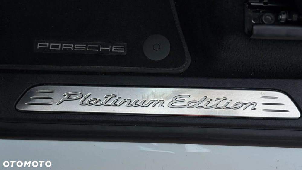 Porsche Cayenne Platinum Edition - 22