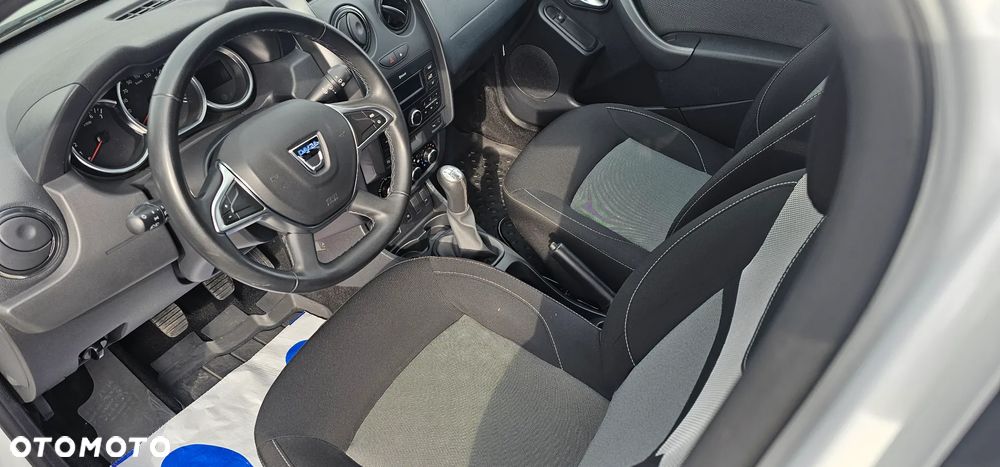 Dacia Duster 1.6 SCe Laureate S&S - 12