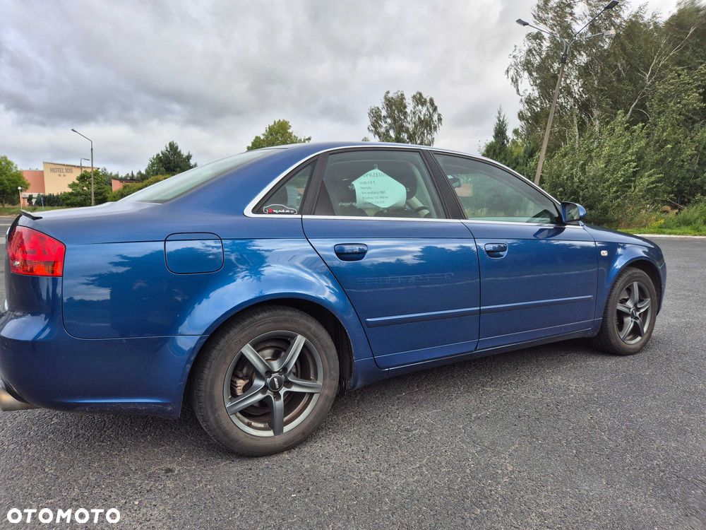 Audi A4 Limousine - 3