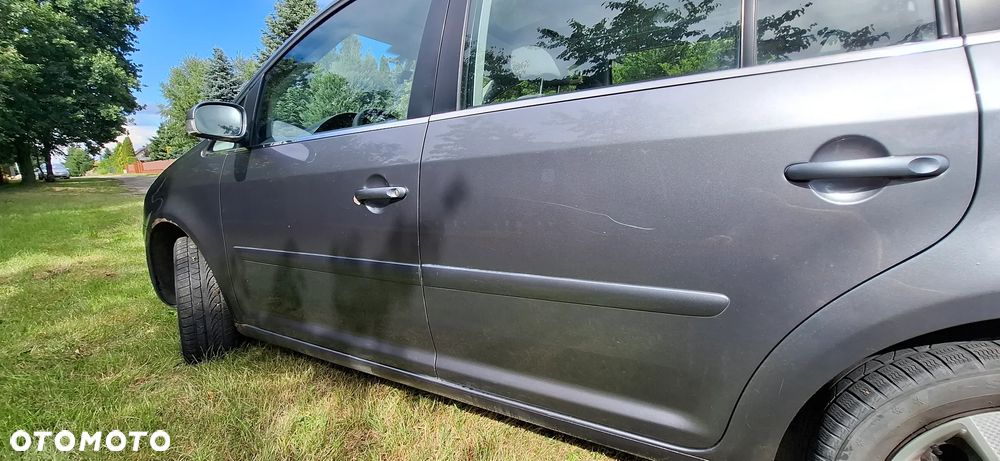Volkswagen Touran 2.0 TDI DPF Trendline - 17