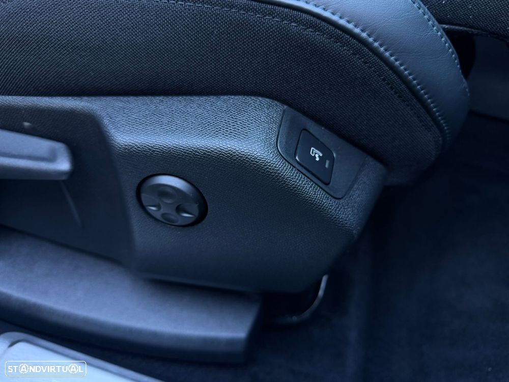 Peugeot 3008 1.6 Hybrid GT e-EAT8 - 22