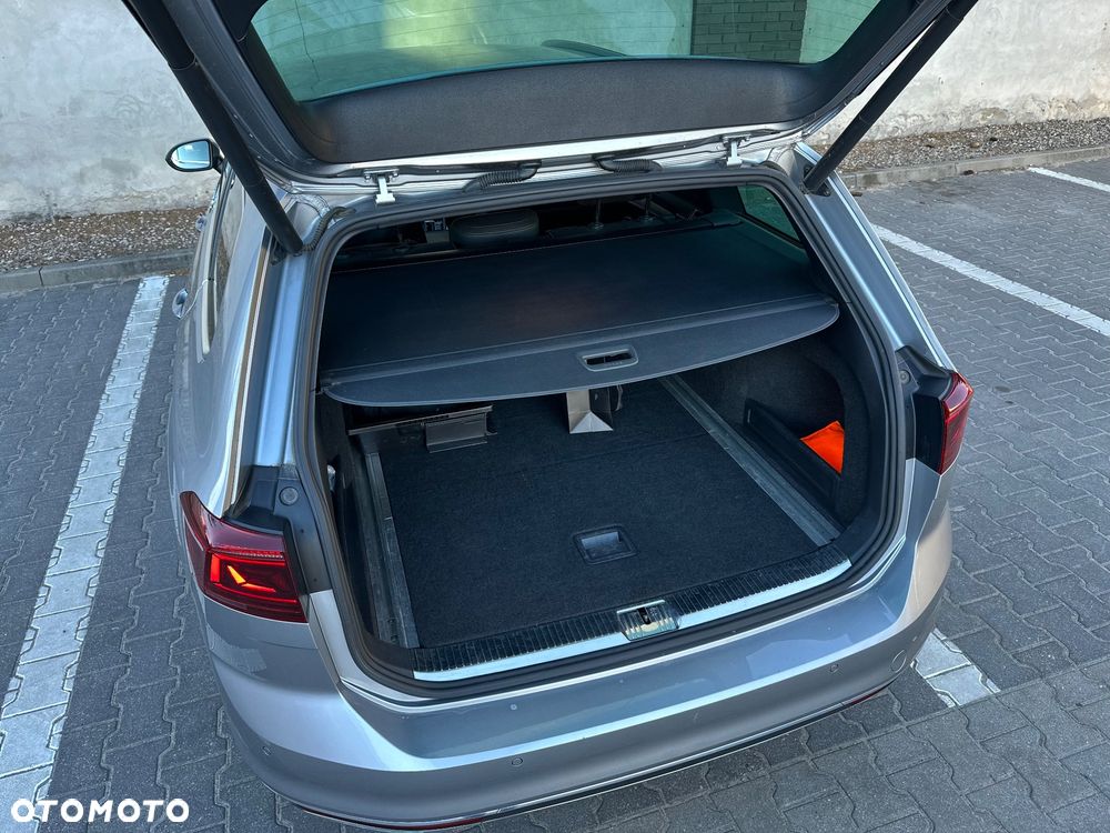 Volkswagen Passat Variant 2.0 TDI EVO Elegance DSG - 26