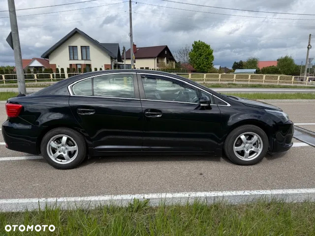 Toyota Avensis 1.6 Active - 4