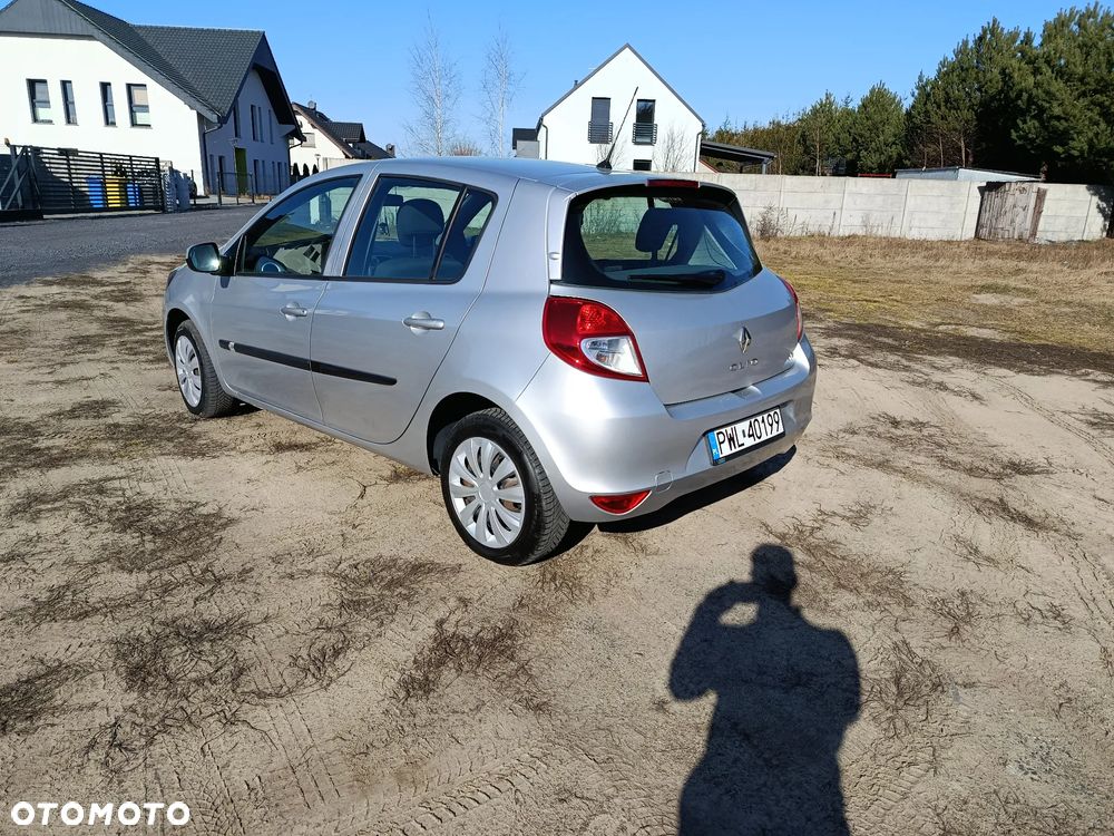 Renault Clio 1.5 dCi Alize - 8