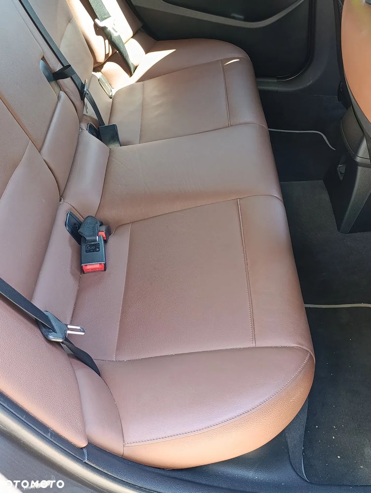 BMW X1 sDrive18d Sport Line - 18