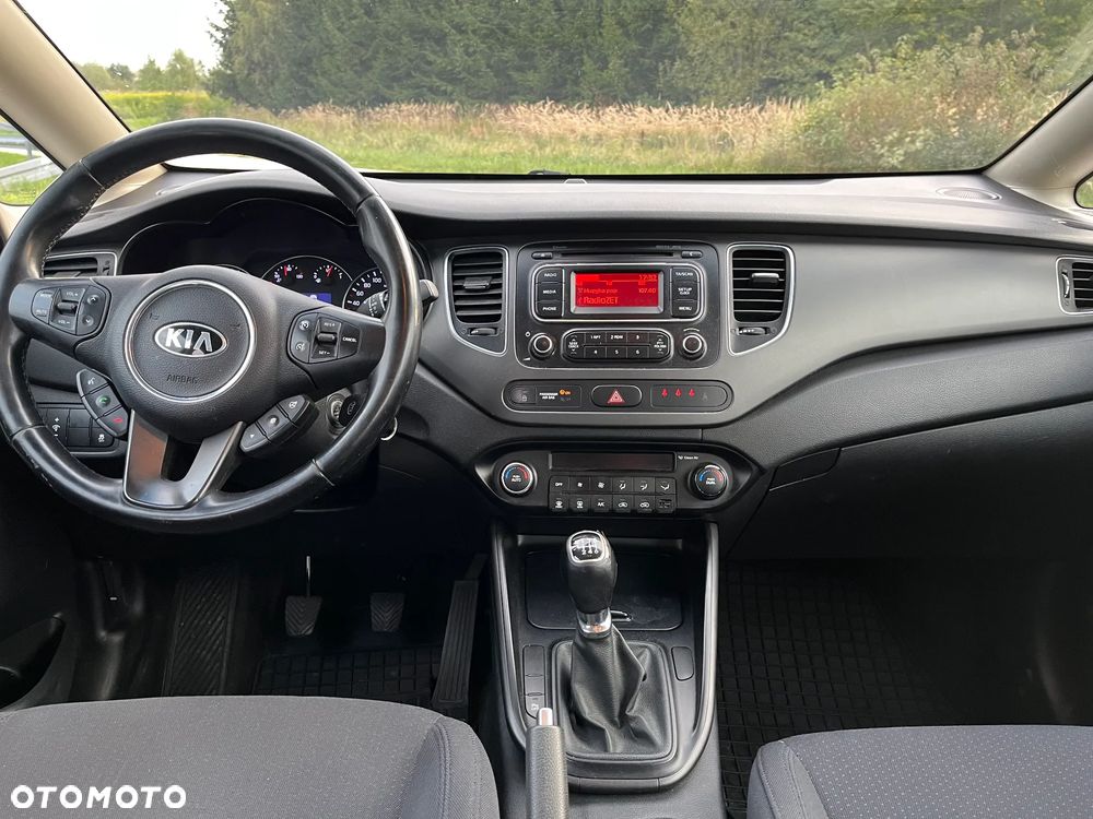 Kia Carens - 14
