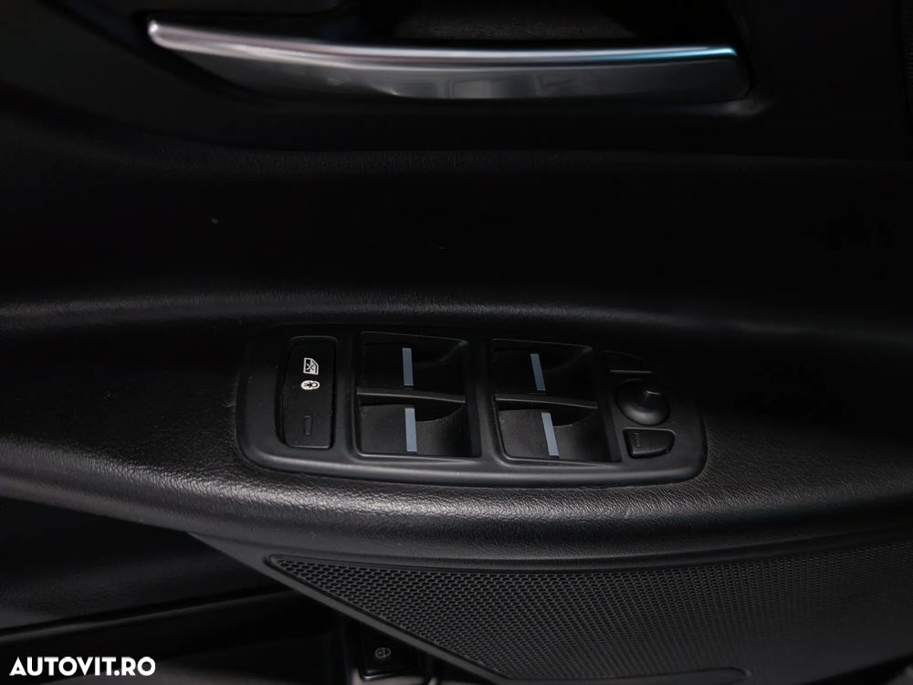 Jaguar XE 2.0 R-Sport - 26