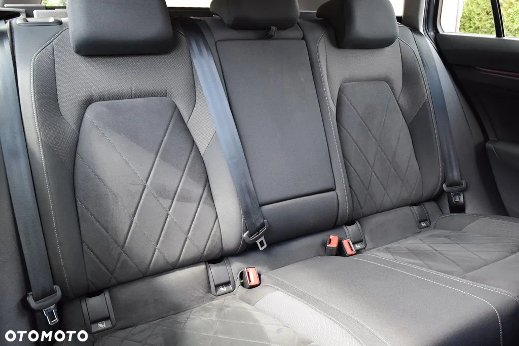Volkswagen Golf VIII 2.0 TDI Style - 25