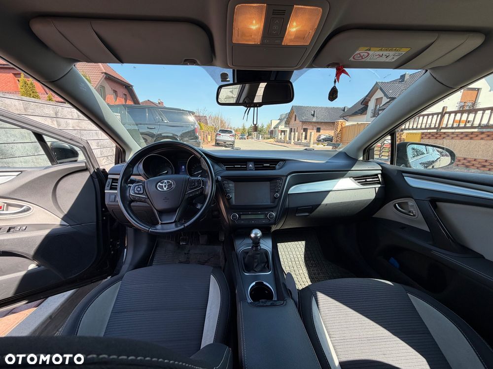 Toyota Avensis Touring Sports 1.6 D-4D Comfort - 21