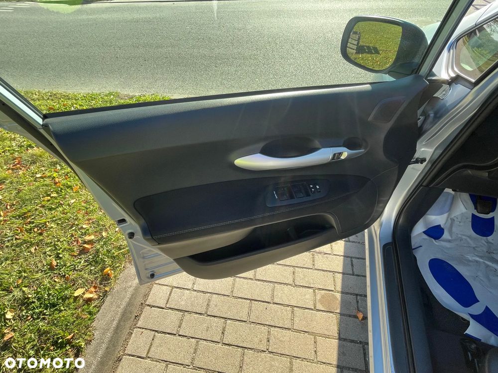 Toyota Auris 1.6 Executive - 25