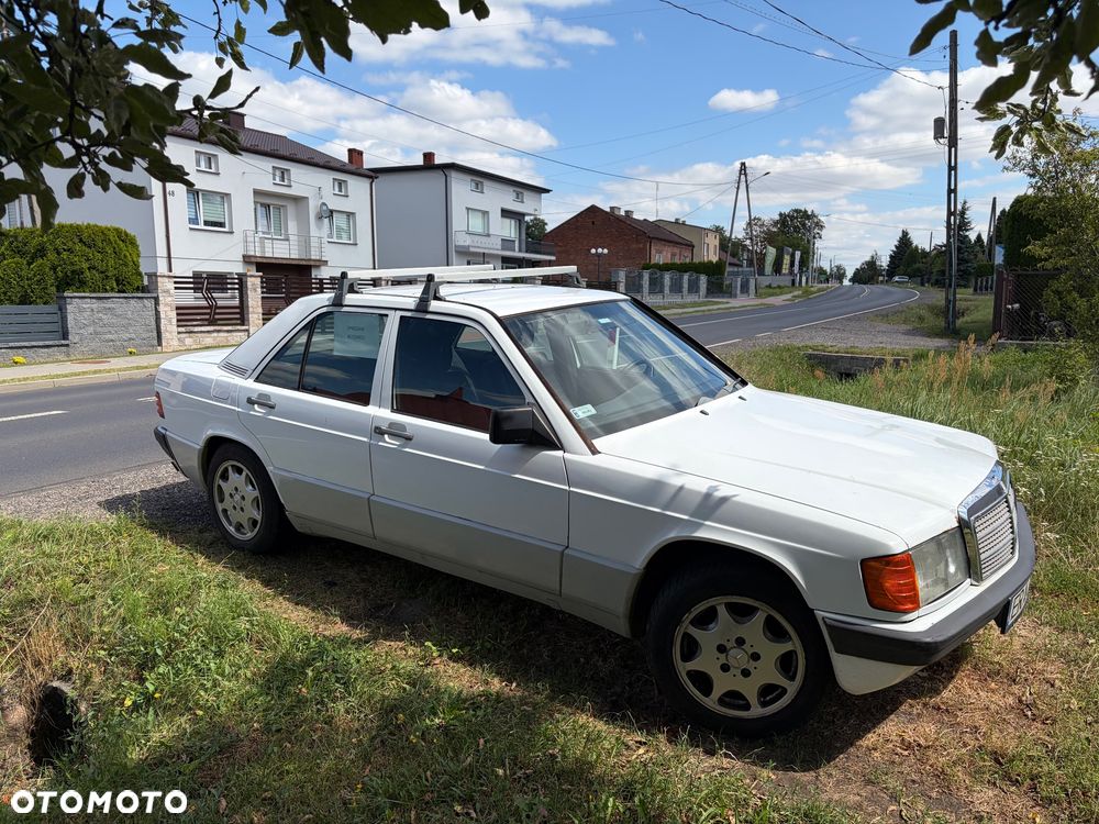 Mercedes-Benz W201 (190) - 4
