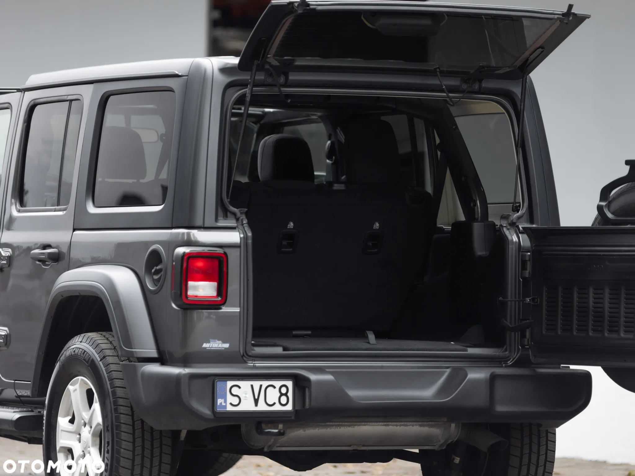 Jeep Wrangler Unlimited Hard-Top 3.6 Automatik X - 31