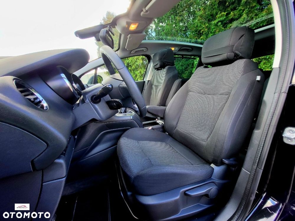 Peugeot 5008 - 5