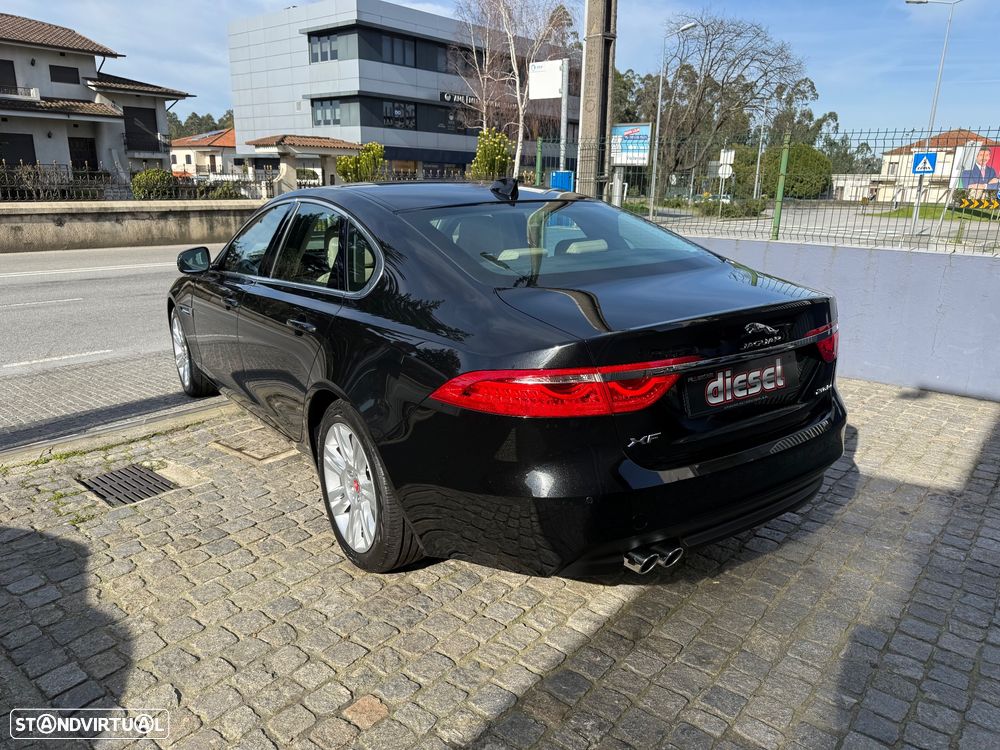 Jaguar XF 2.0 D Prestige Aut. - 9