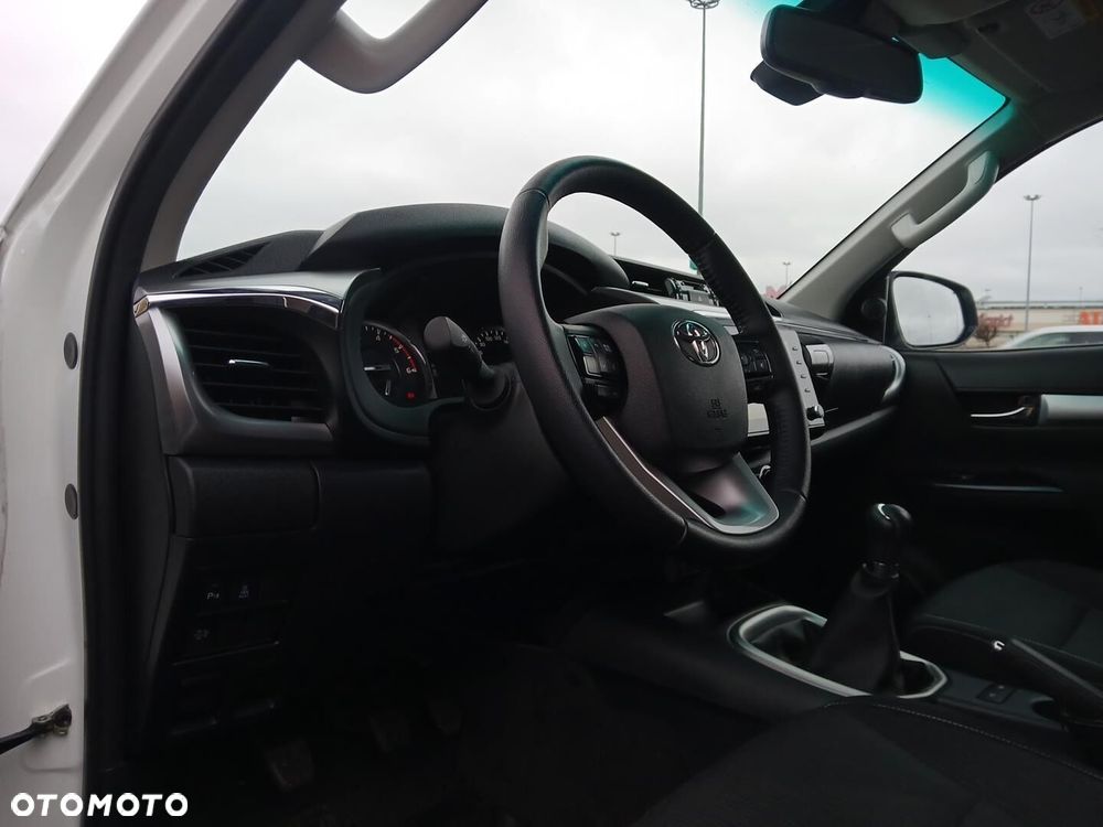 Toyota Hilux 2.8 D-4D Double Cab SR5 4x4 - 18