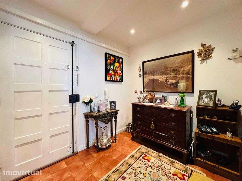 VENDO APARTAMENTO T-2. Local calmo e sossegado, na Zona da Boavista - Grande imagem: 2/12