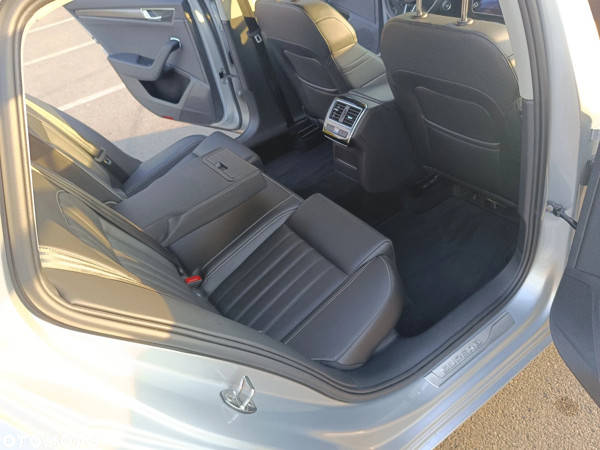 Skoda Superb Combi 2.0 TDI DSG Premium Edition - 21