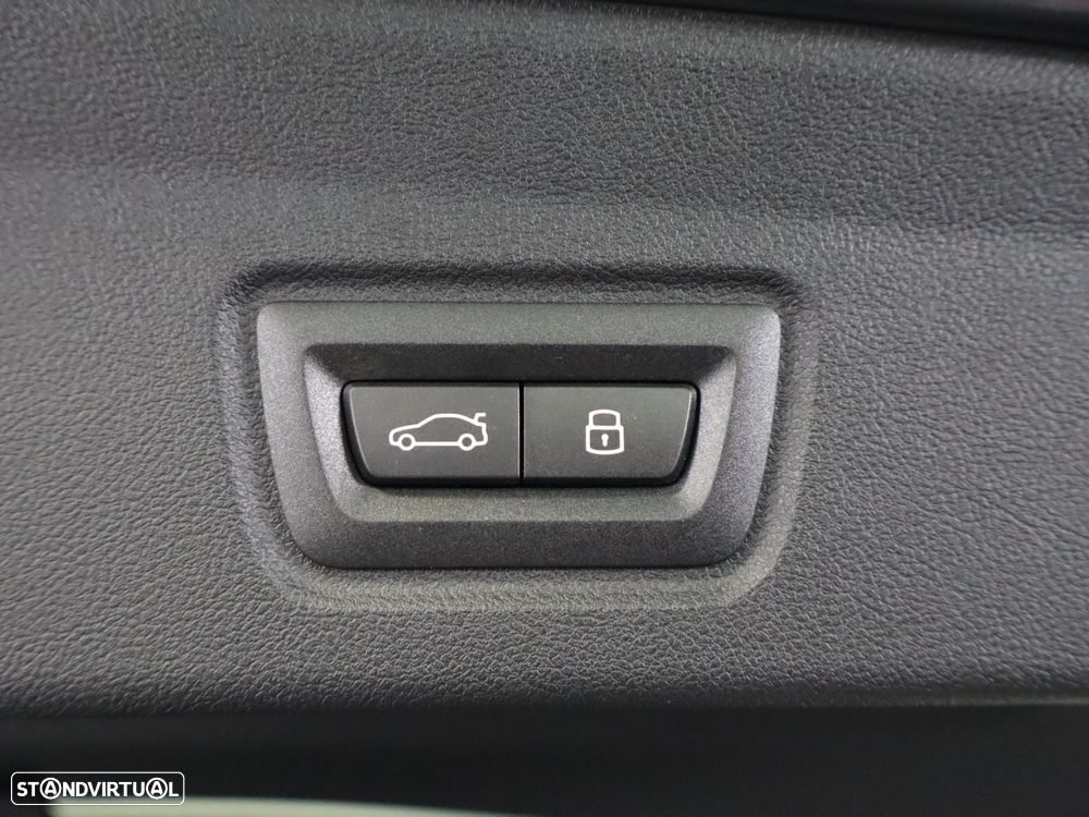 BMW i4 eDrive40 - 25