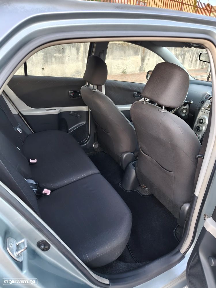 Toyota Yaris 1.0 VVT-i AC Manual - 5