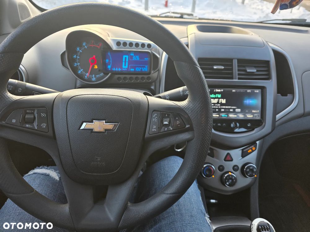 Chevrolet Aveo 1.2 LT - 11