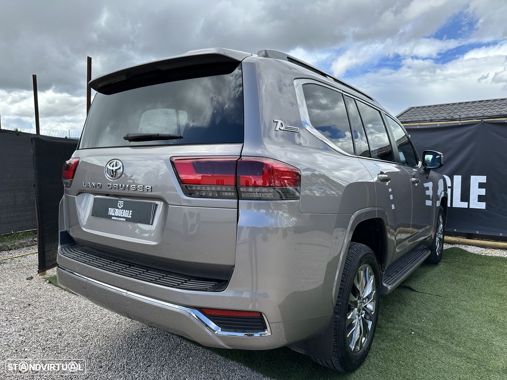 Toyota Land Cruiser 300 70th Anniversary - 4