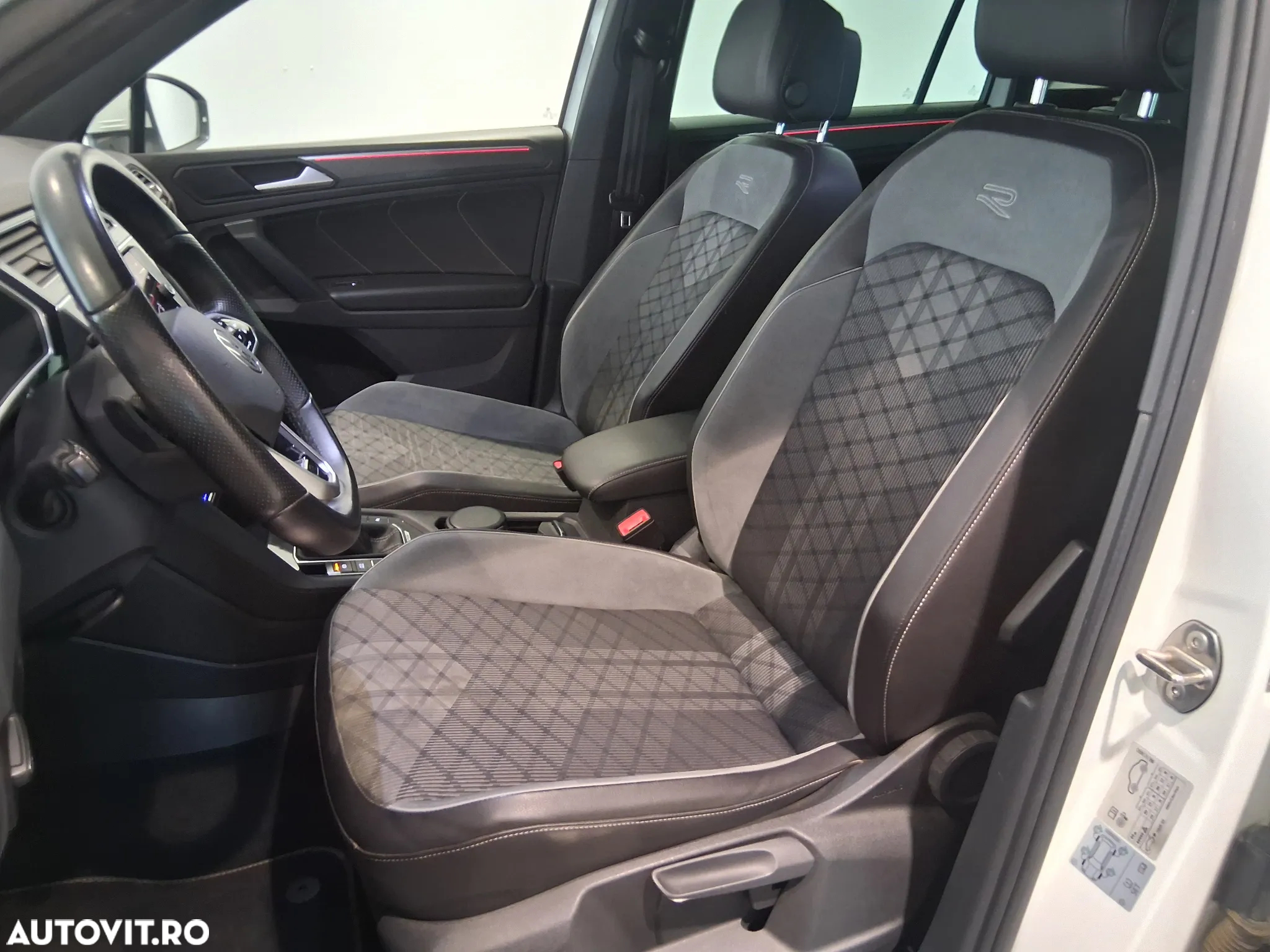 Volkswagen Tiguan 2.0 TDI SCR DSG 4Motion R-Line - 13